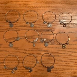 1️⃣1️⃣ ALEX AND ANI BANGLES USED
